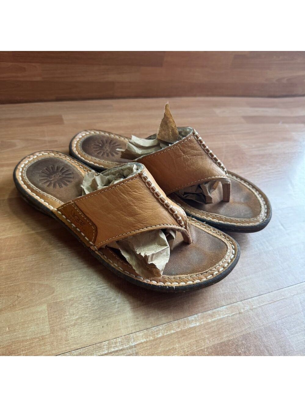 UGG Australia Layback Thong Sandals. Size 6